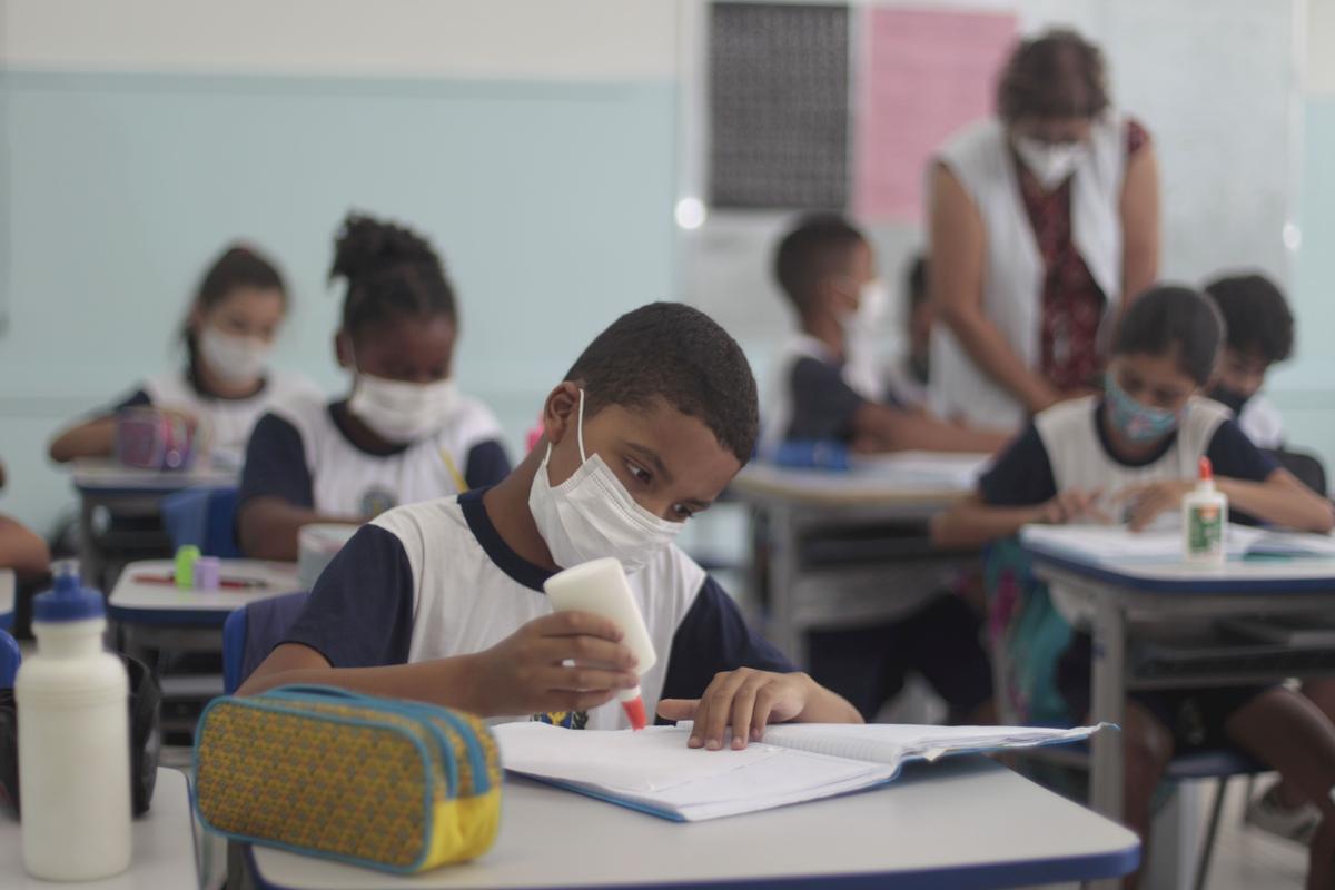 Uso de máscara deixa de ser obrigatório em escolas de Campinas